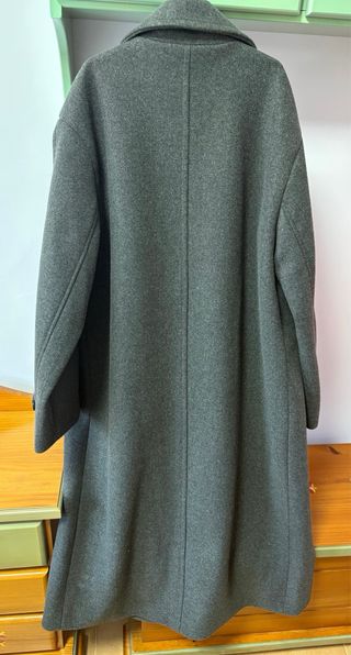 Abrigo midi Zara gris mujer