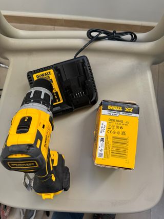 Taladro Dewalt XR con Batería 18V 5.0Ah