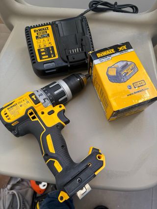 Taladro Dewalt XR con Batería 18V 5.0Ah