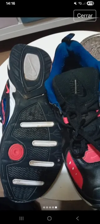 Scarpe da tennis Nike nere, blu e rosa