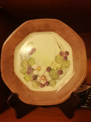 Piatto decorativo dipinto a mano