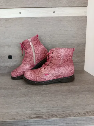 Botines K-Tinni con estampado de serpiente rosa 35