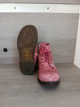 Botines K-Tinni con estampado de serpiente rosa 35
