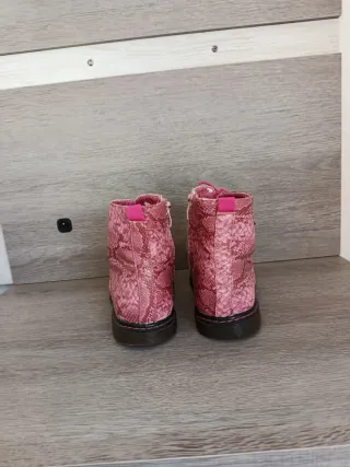 Botines K-Tinni con estampado de serpiente rosa 35