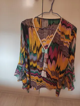 2 Blusas de fiesta beige y amarilla