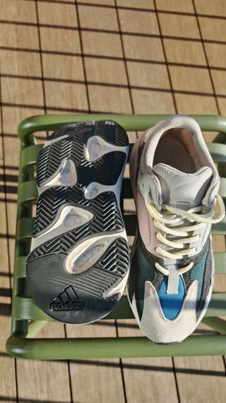 Adidas Yeezy Boost 700 OG Wave Runner