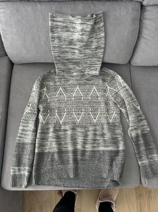 Jersey Oysho gris con cuello alto