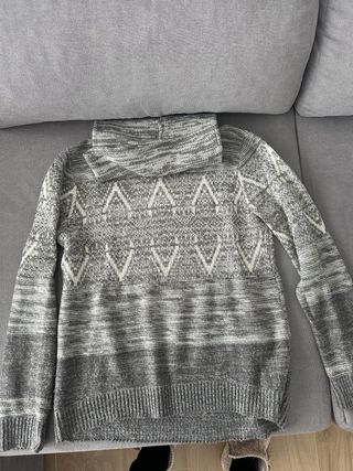 Jersey Oysho gris con cuello alto