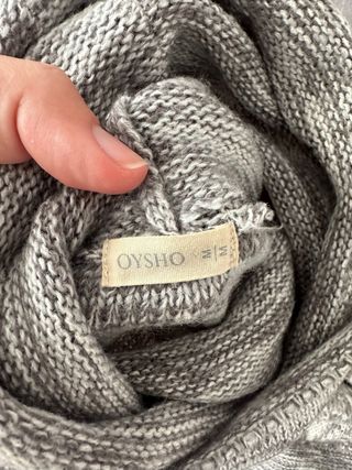 Jersey Oysho gris con cuello alto