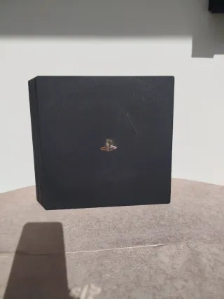 Consola PS4 Pro Nera + Giochi e Accessori