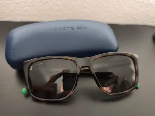 Gafas de sol Lacoste marrones y verdes