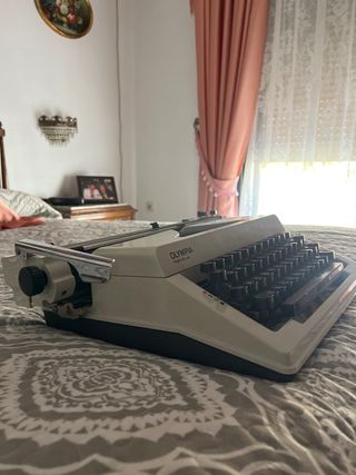 Máquina de escribir Olympia Regina de Luxe