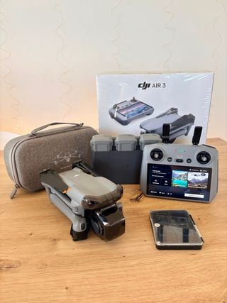 Dron DJI Air 3 con Mando RC2 Fly More Combo