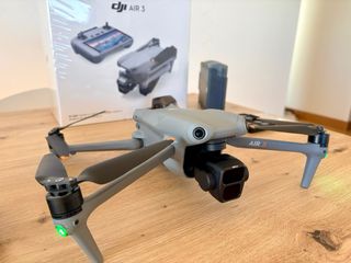 Dron DJI Air 3 con Mando RC2 Fly More Combo