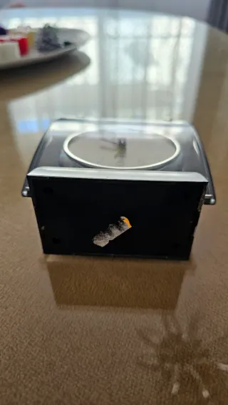 Reloj despertador de mesa