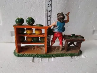 Diorama vintage presepe con fruttivendolo