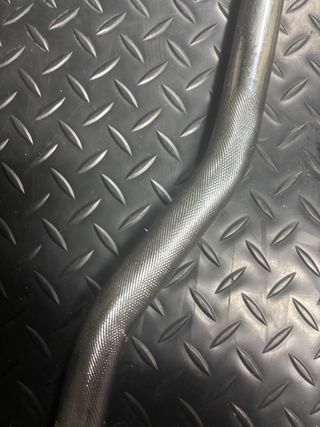 Barra de pesas curva cromada