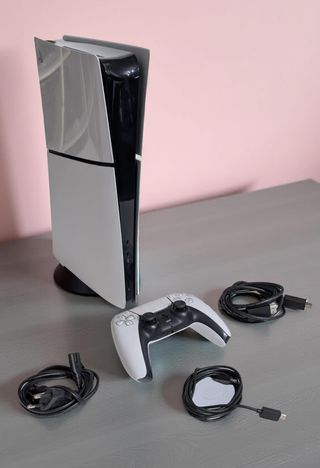 PS5 Slim Digital Bianca e Nera