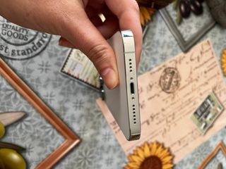 iPhone 13 Pro Max 256GB con funda decorada