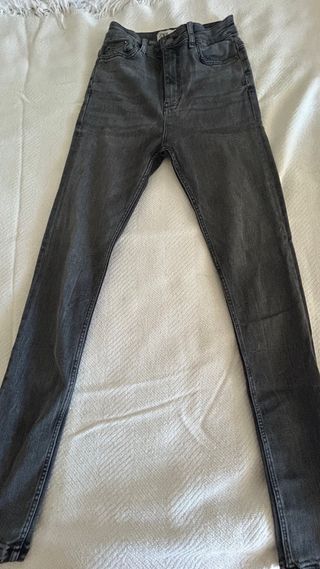 Jeans Zara Tiro Alto Gris Oscuro Talla 34