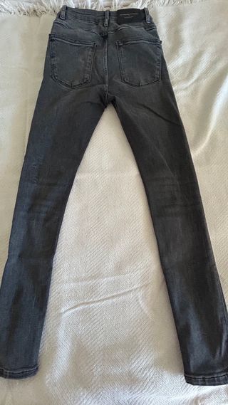 Jeans Zara Tiro Alto Gris Oscuro Talla 34