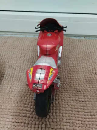 Moto de Juguete Roja