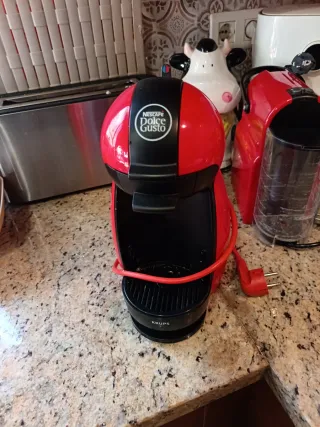 Cafetera Dolce Gusto Roja