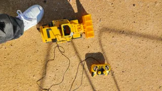 Excavadora Cat Juguete con Mando