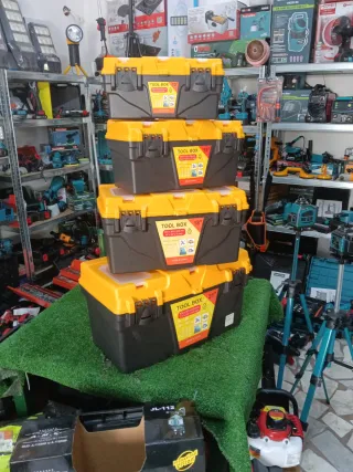 4 Valigette porta attrezzi in plastica