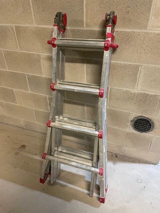 Escalera multiusos plegable