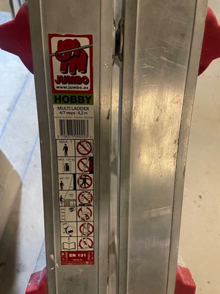 Escalera multiusos plegable