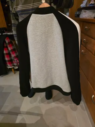 Chaqueta bomber Mango Beige y Negra Talla M