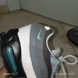 Nike Air Max 95 Gris y Turquesa