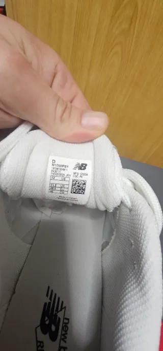 Zapatillas New Balance 1000 lila y blanco