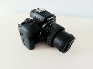 Cámara Canon EOS R100 como nueva