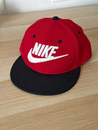 Gorra Nike Roja y Negra