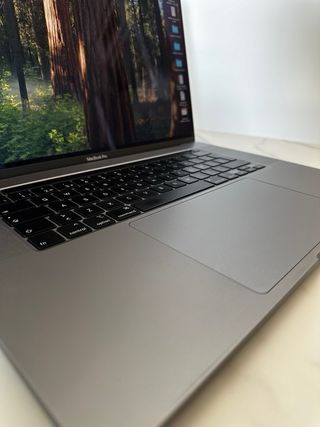 MacBook Pro 16” i7 16GB 512GB Impecable 209 ciclos