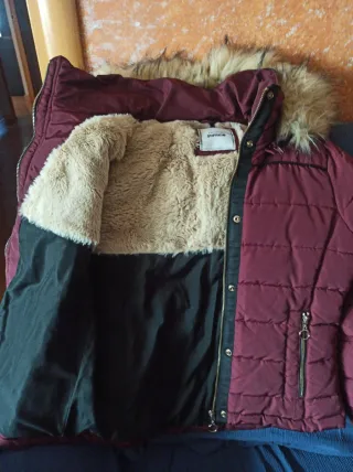 Chaquetón juvenil rojo con capucha