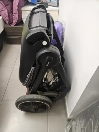 Carro bebé con patinete