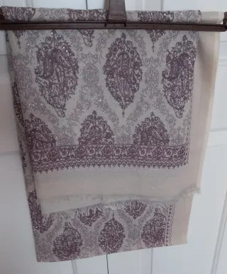 Pañuelo mujer beige y morado