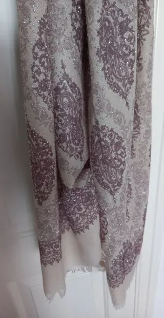 Pañuelo mujer beige y morado