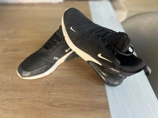 Zapatillas Nike Air 270 Negras y Blancas