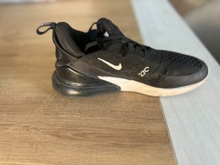 Zapatillas Nike Air 270 Negras y Blancas