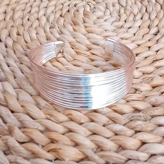 PULSERA DE ALAMBRES METÁLICOS CHAPADOS EN PLATA