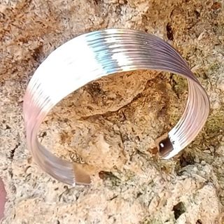 PULSERA DE ALAMBRES METÁLICOS CHAPADOS EN PLATA