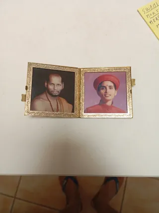 Marco 2 fotos de Guru Dorado