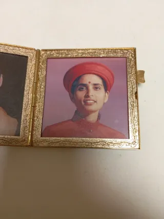 Marco 2 fotos de Guru Dorado