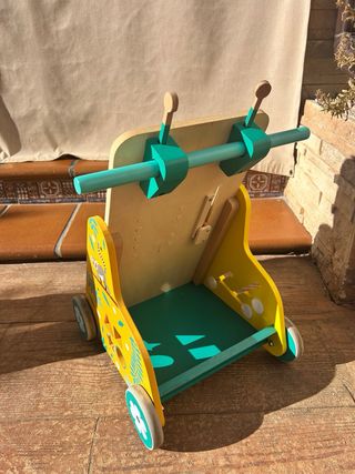Carrito paseo de madera Janod con actividades