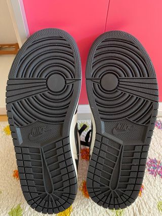 Zapatillas “Jordan Negras y Blancas”