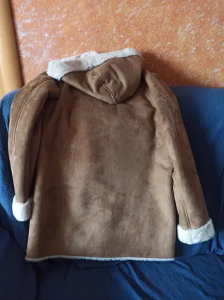 Chaquetón juvenil marrón con forro blanco